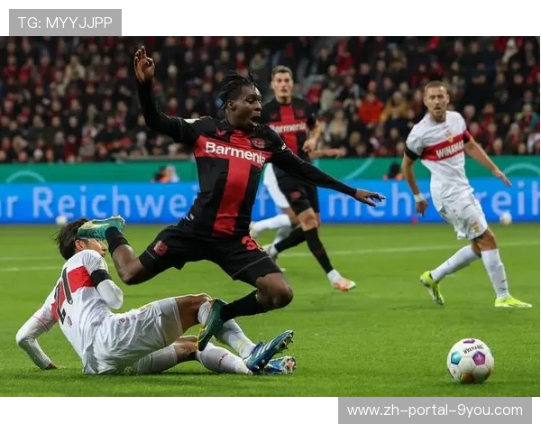 勒沃库森弗林蓬边路突破能力，速度优势制造威胁