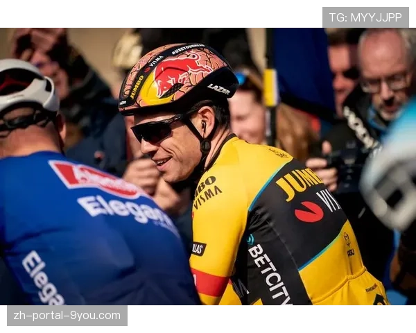 法国出版社发行画册，收录百年巴黎-鲁贝的经典摄影作品